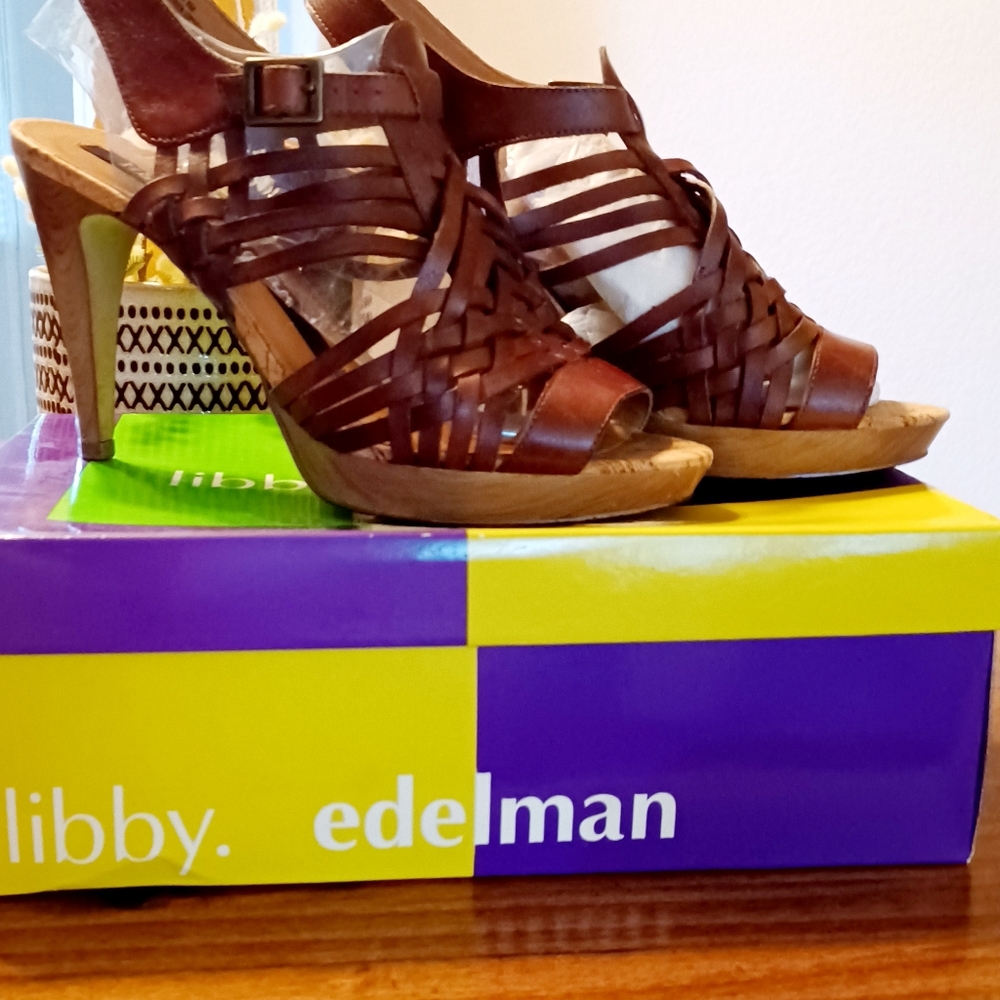 Size 8.5 SAM Elderman Brown Leather Sandal.. (Sam & Libby)